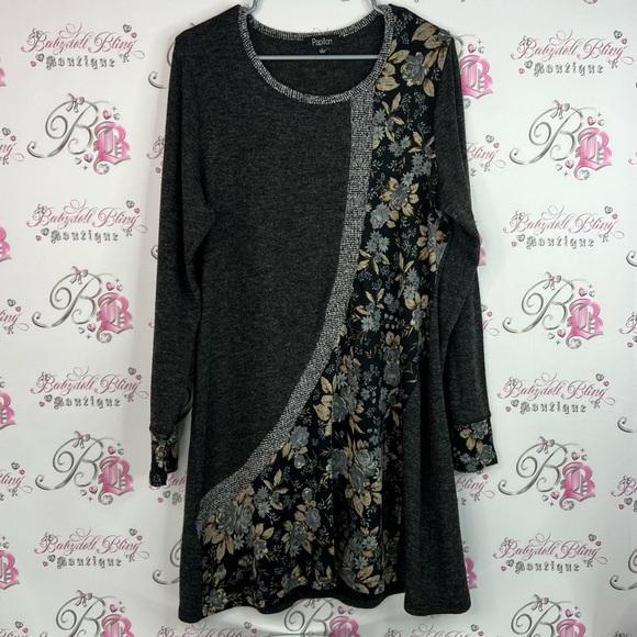 Papillon Blanc Dresses & Skirts - Papillon long sleeve dress flowers floral Blanc Charcoal Knit long top